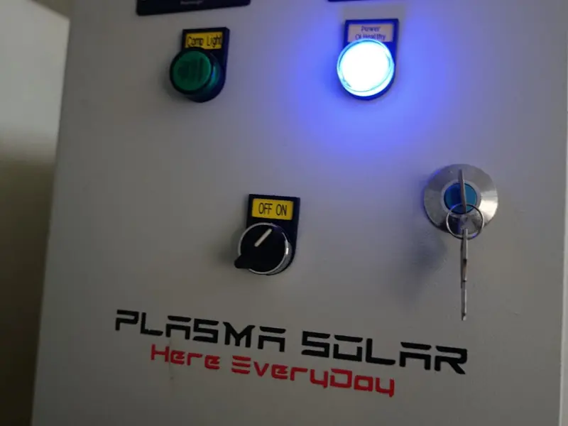 Plasma Solar temperature and compressor control panel for a refrigeration system